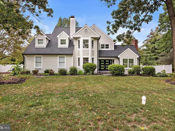 32 Baldwin St, Pennington, NJ 08534