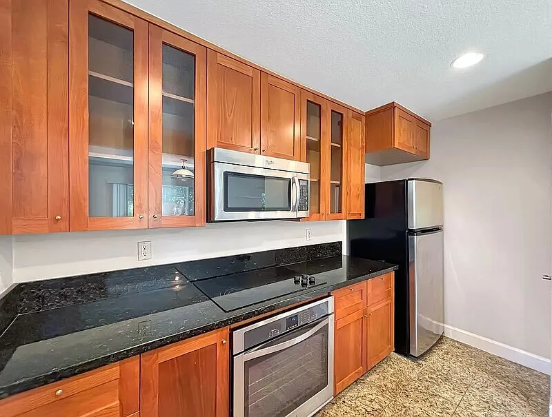 8503 Villa La Jolla Dr #J