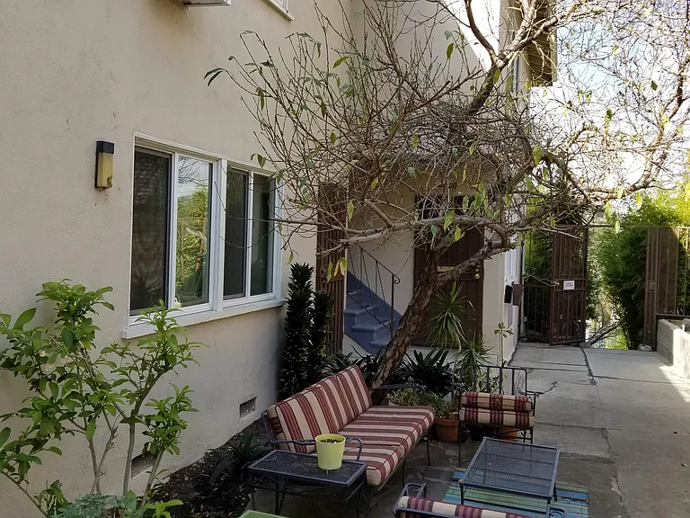 1326 Edgecliffe Dr #1 — Photo 15