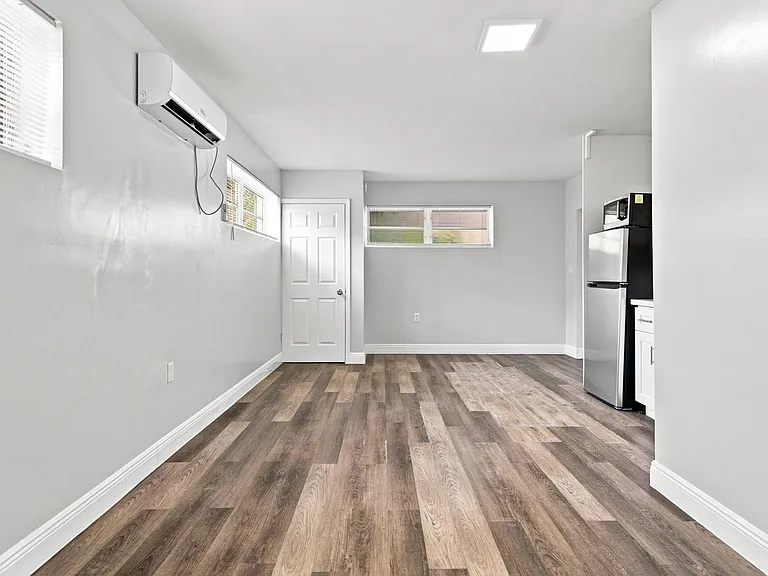1964 NE 172nd St #EFFICIENCY — Photo 5