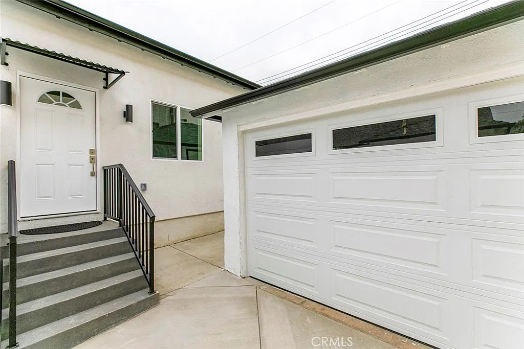 3 bed, 1000 sqft, $4,000 — Photo 1