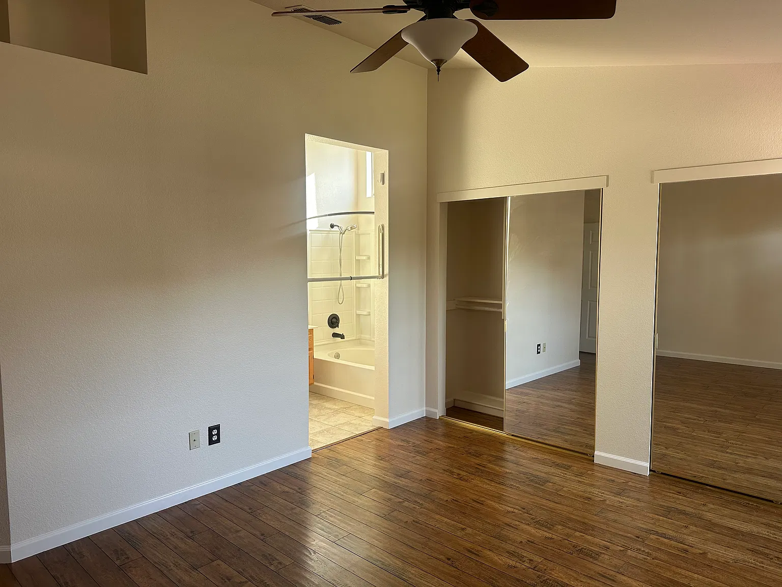 4 bed, 1652 sqft, $3,400 — Photo 2