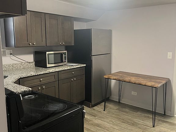 4th image of 3422 N Rutherford Ave