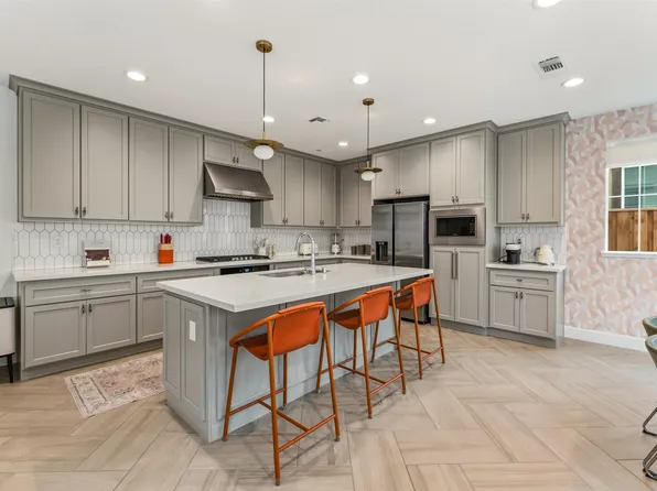 133 E Frost Dr, Mountain House, CA 95391