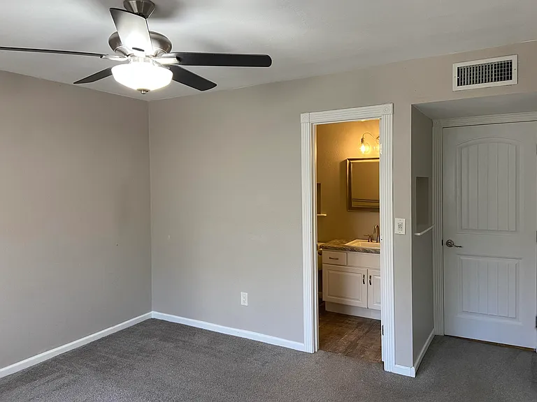 102 W Loma Vista Dr #104 — Photo 17