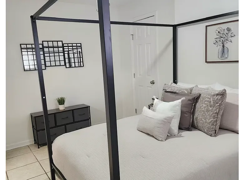 256 W Roosevelt St #3 — Photo 8