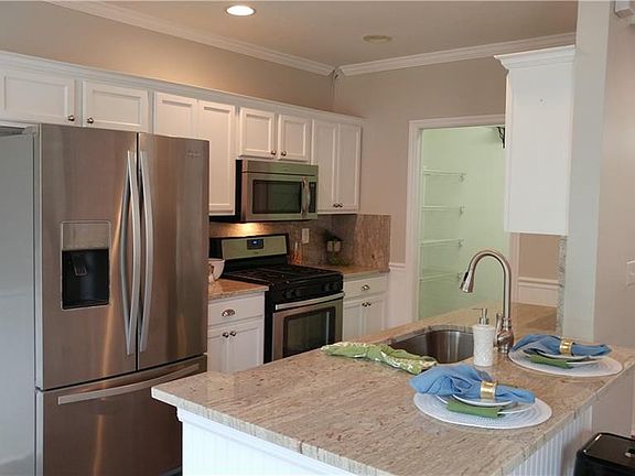 3rd image of 10010 Tate Ln