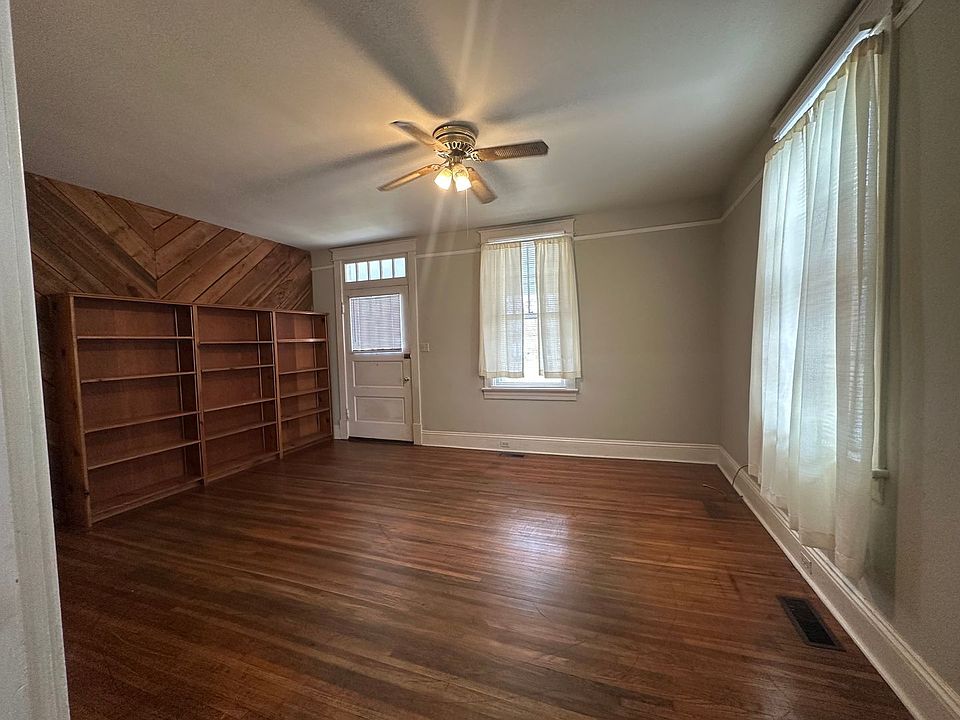 1st image of 405 Langhorne Ln APT A