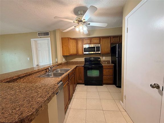 5th image of 2845 NE 3rd St APT 215