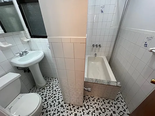 Rented by GreenVill Real Estate LLC | media 11