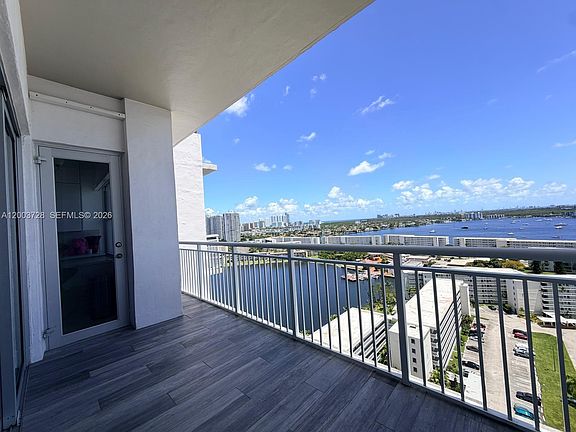 5th image of 18041 Biscayne Blvd #Penthouse 01