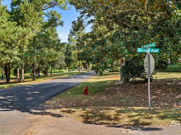 111 Powell Ave #10, Fairhope, AL 36532