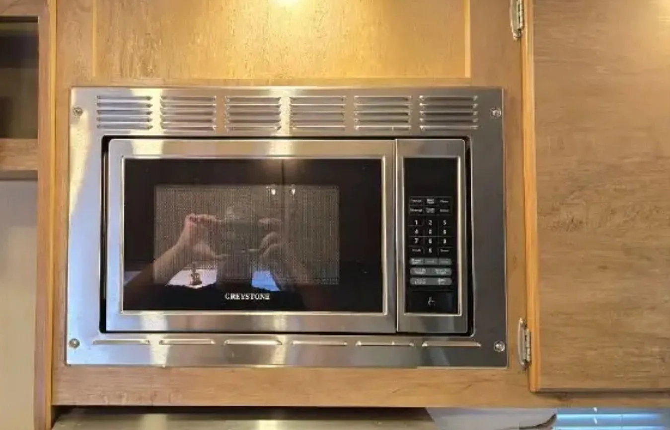 2019 MBS Gulf Stream Vintage RV — Photo 3