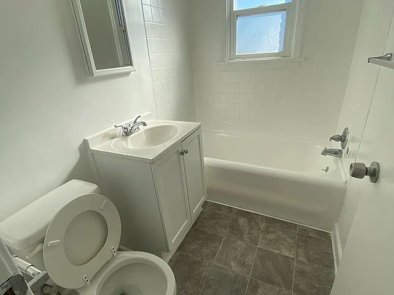 318 S Commonwealth Ave — Photo 20