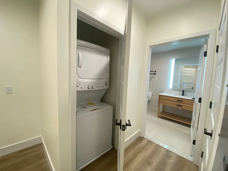 One Park Apartments — Photo 9
