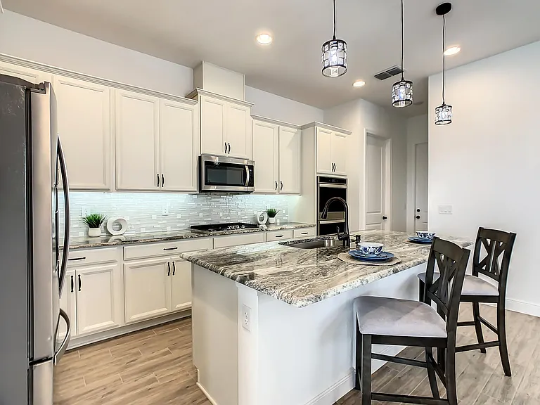 15707 Vetta Dr — Photo 9