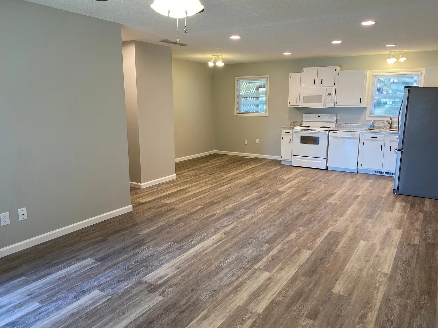 3 bed, 1044 sqft, $1,400 — Photo 4