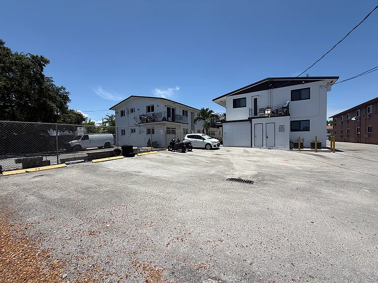 2012 NW Flagler Ter #3 — Photo 21