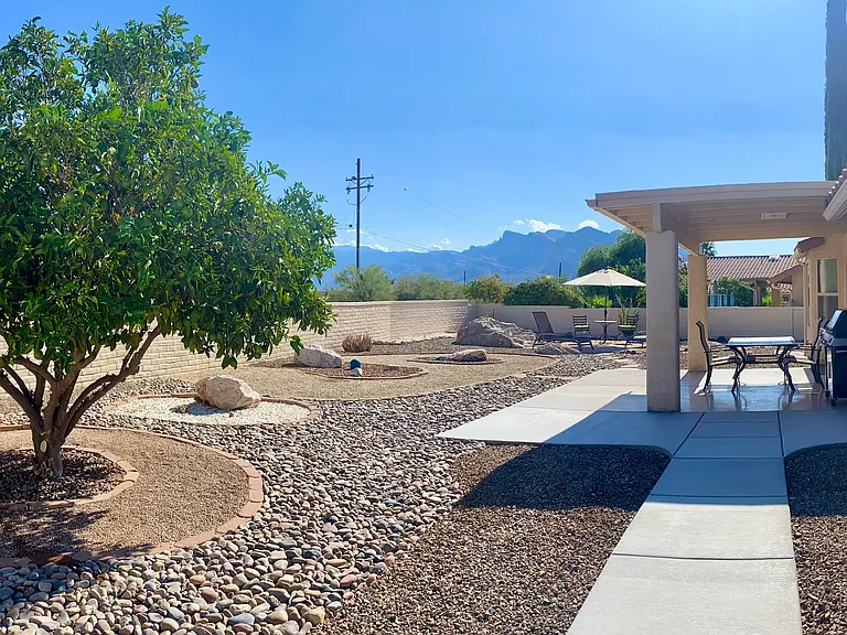 2460 W Catalpa Rd — Photo 43