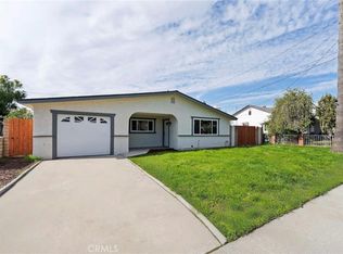 9352 Olive St, Fontana, CA 92335