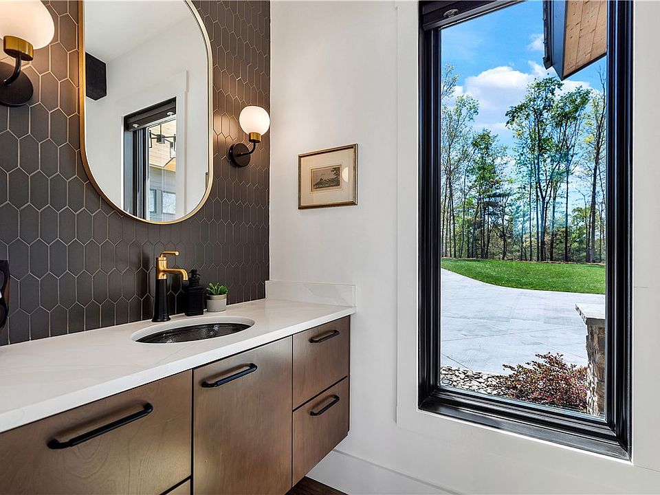 10th image of 231 Keowee Turtlehead Rd