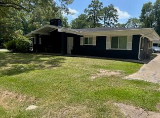 101 Walnut Ln, Village Mills, TX 77663