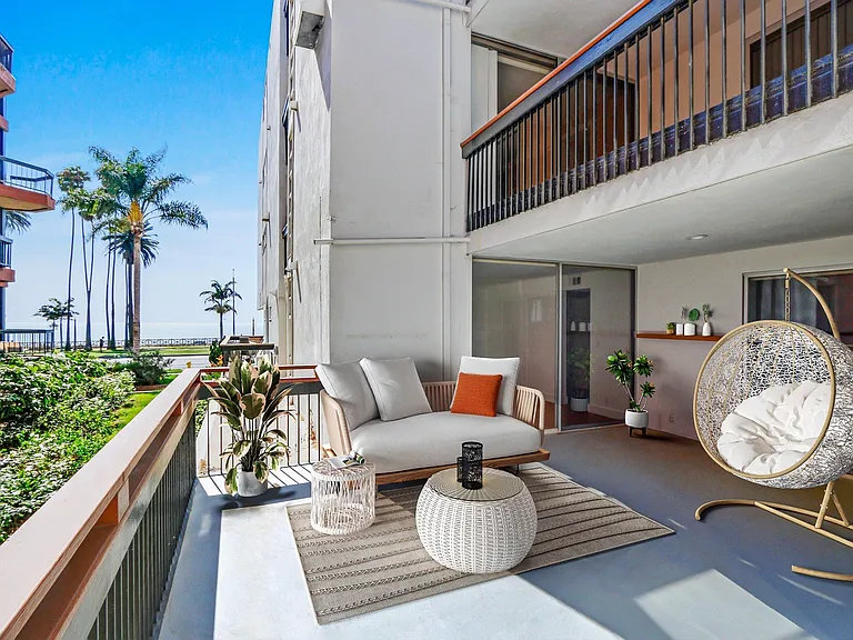 1025 Ocean Avenue — Photo 4