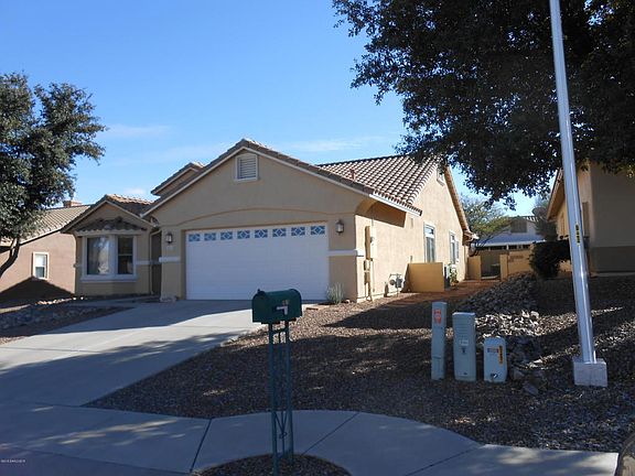 2nd image of 2610 Leawood Loop
