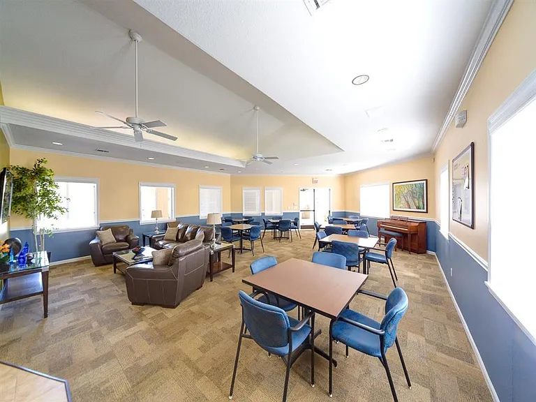 Holly Cove Apartments — Photo 6