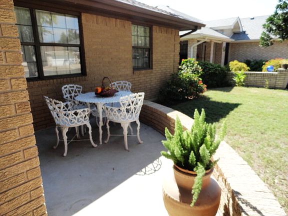 2nd image of 303 Rebecca Dr #463