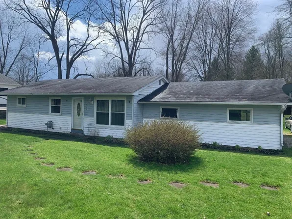 12055 Oakmont Dr, Conneaut Lake, PA 16316