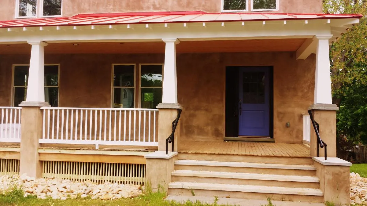 Front porch - 203 Robertson Ave