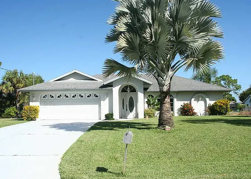 2583 Oberon Rd