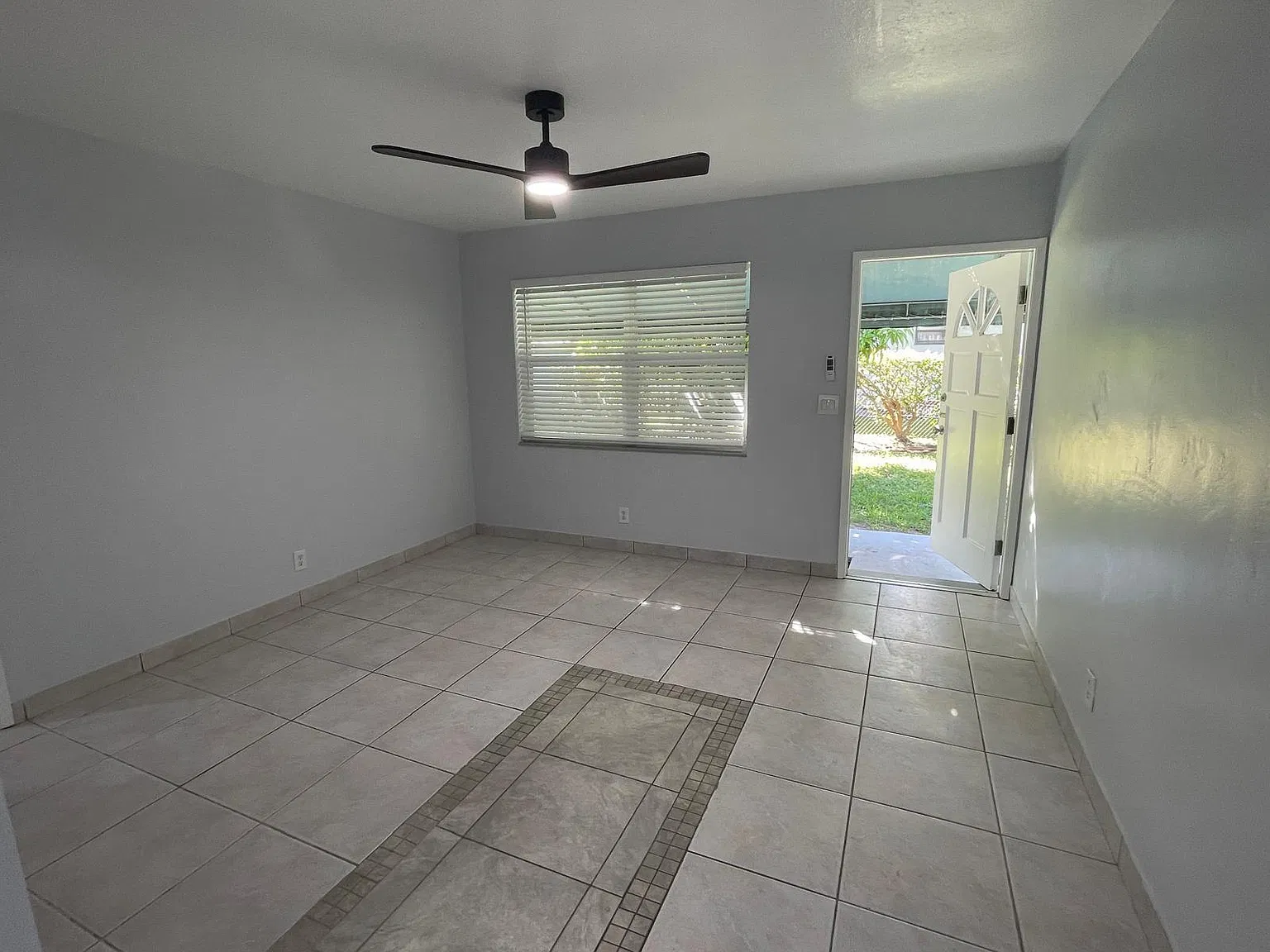 1022 NE 39th St — Photo 3