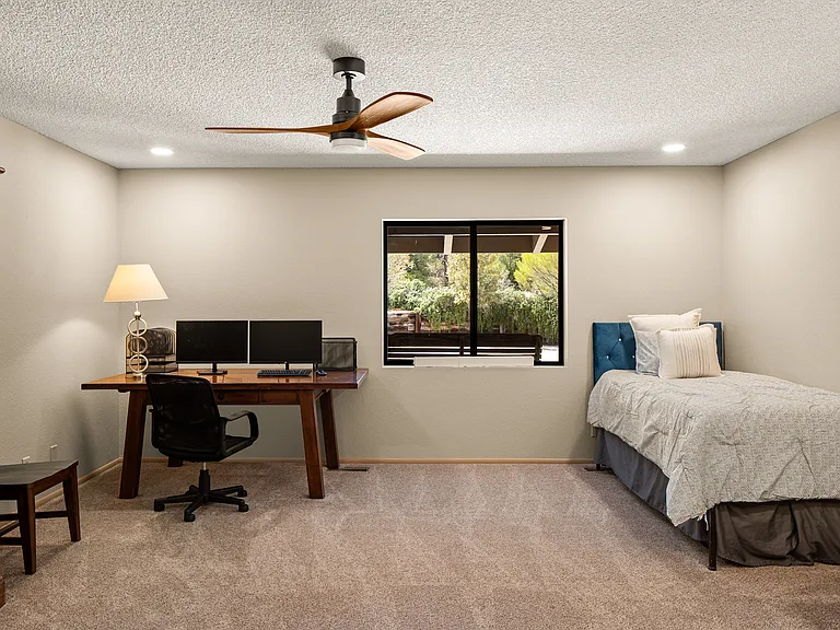 525 Coronado Trl — Photo 33