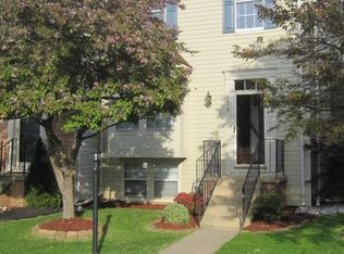 7472 Gadsby Sq, Alexandria, VA 22315