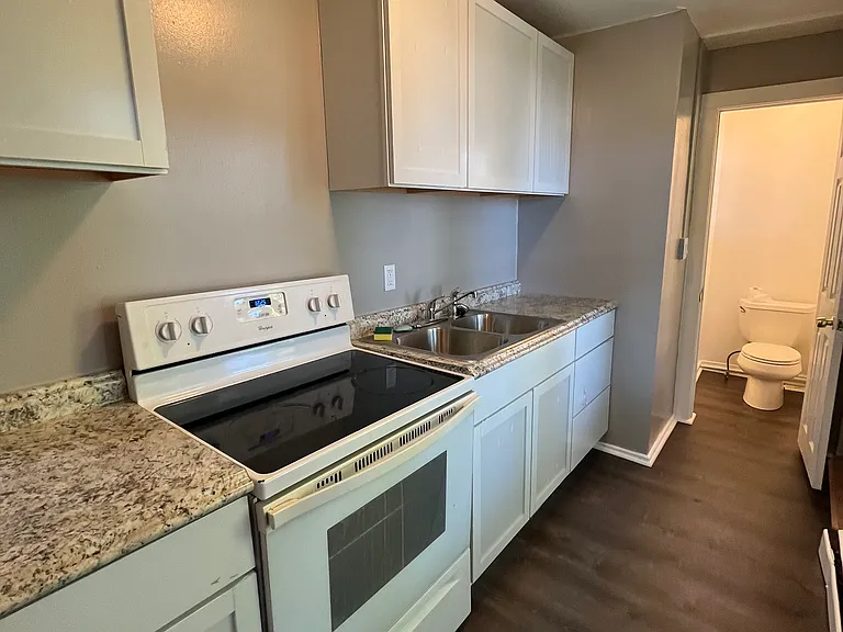 459 1st St #2 — Photo 8