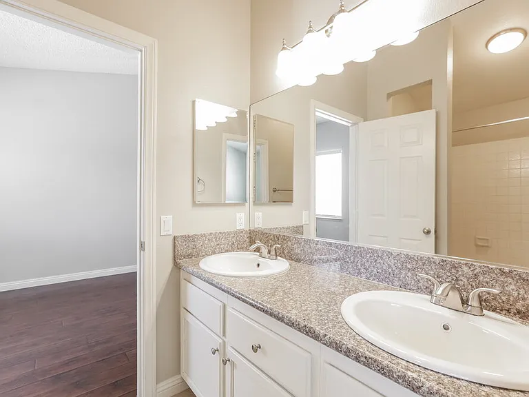 7217 Chesterton Dr — Photo 16