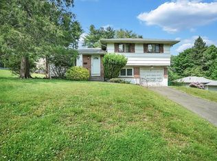 7 Briarcliff Dr, Monsey, NY 10952