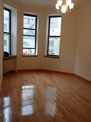 Rented by CLB Realty | media 32