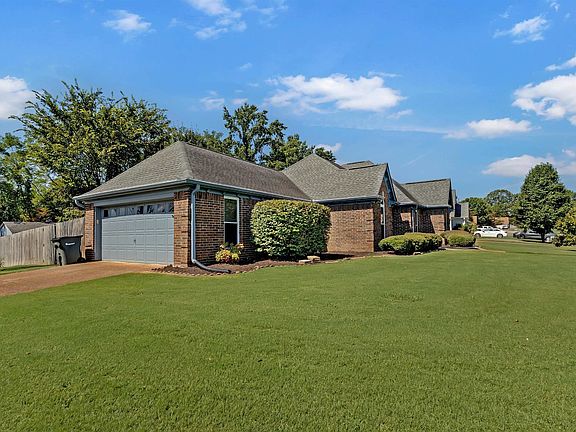 4th image of 70 Oak Crest Dr