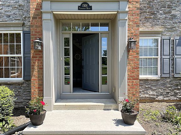 2nd image of 1501 Toursdale Dr