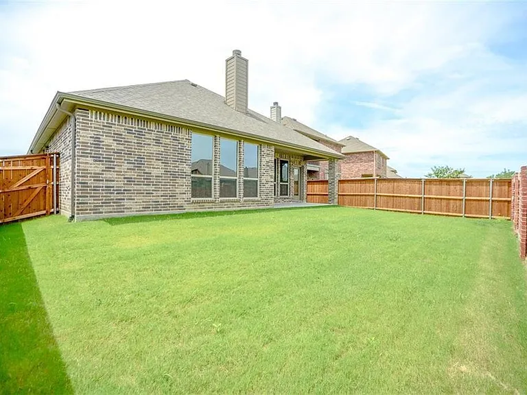1620 Adams Pl — Photo 23