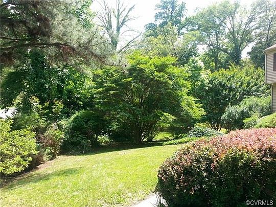 3rd image of 1732 Lancashire Dr