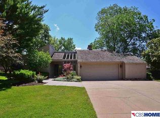 9954 Devonshire Dr, Omaha, NE 68114