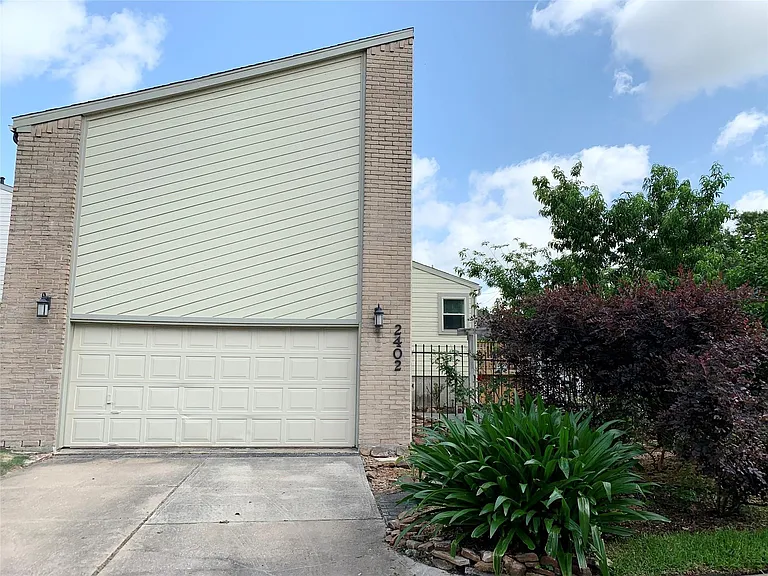 2402 Intrepid Way — Photo 46