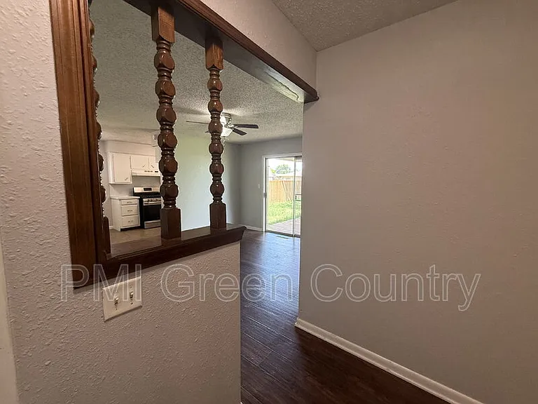 4805 Bermuda Cir — Photo 3