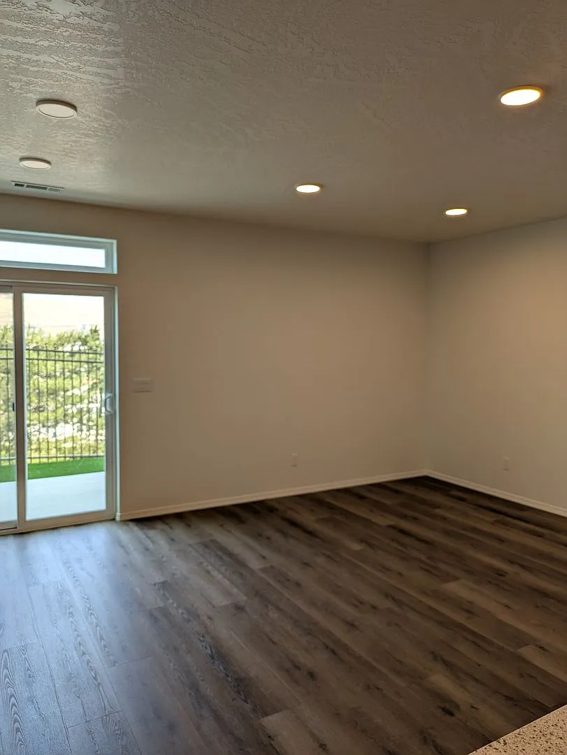 Brand New Townhome! — Photo 3