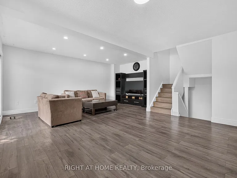 2605 Woodchester Dr #5 — Photo 12