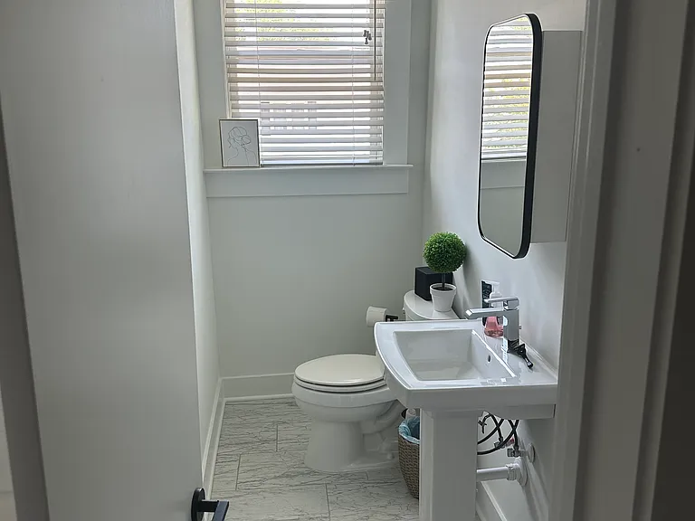 124 Peachtree Memorial Dr NW #4 — Photo 12
